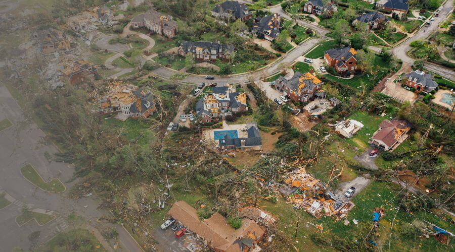 Why choose water damage restoration service for commercial flood cleanup in Raleigh